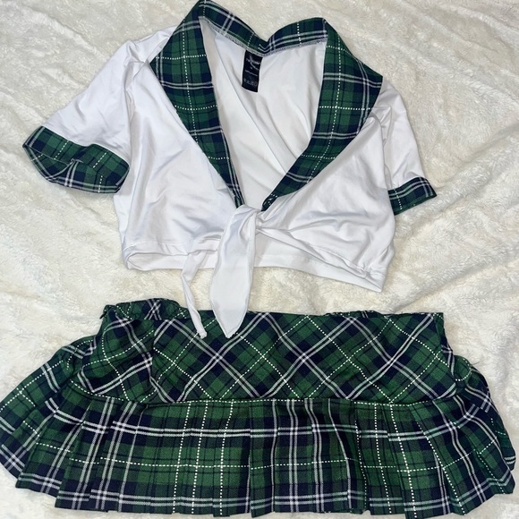 Lingerie - Picture 1 of 2